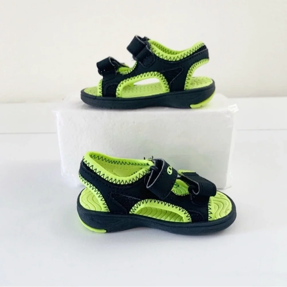 ▪️Champion Infant Strap Sandals & Havaianas Sandals Bundle ~ 4 & 5